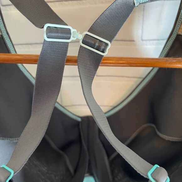 Freya Grey Sonic Moulded Sports Bra Sz 30K - Picture 7 of 7